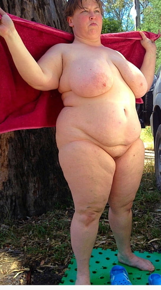 69 wayz von Frauen stehen
 #95034921