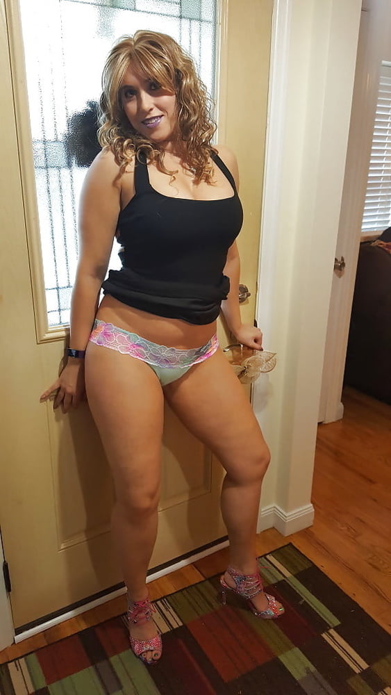 Huge Tits And Curvy Ass On Slutty Laundromat MILF #89747319