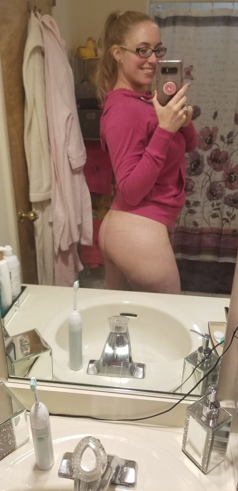 Huge Tits And Curvy Ass On Slutty Laundromat MILF #89747414