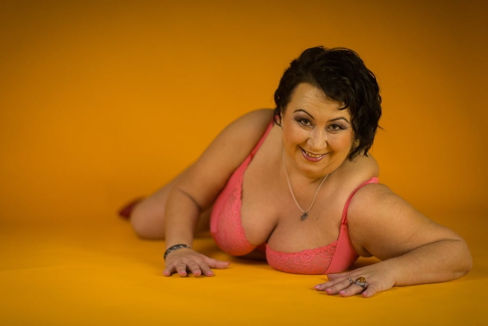 Milfs and matures in studio #89707707