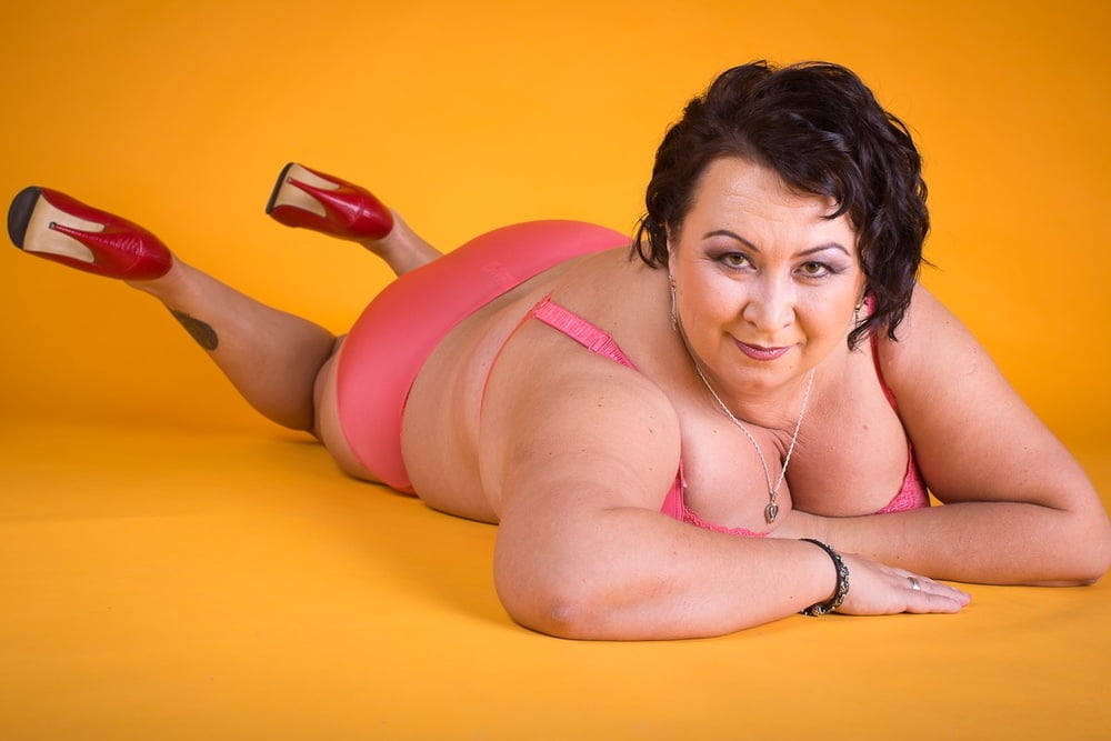 Milfs and matures in studio #89707710