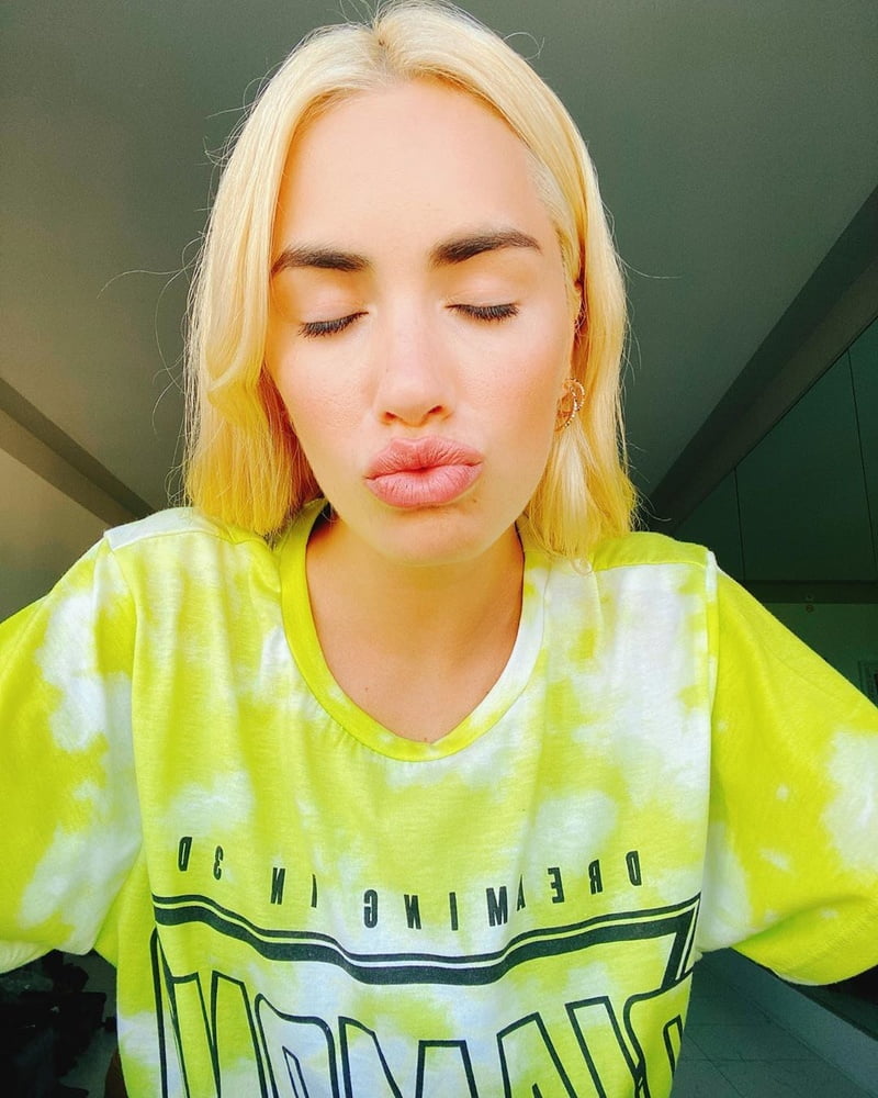 Lali Esposito #105998581