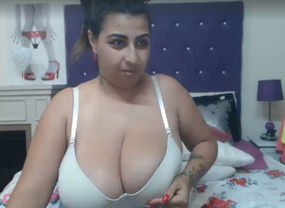 Cámara de tetas grandes
 #91747676