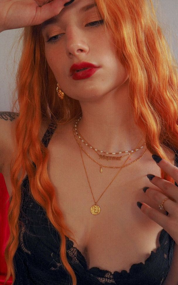 Marinadove desnuda #108193904