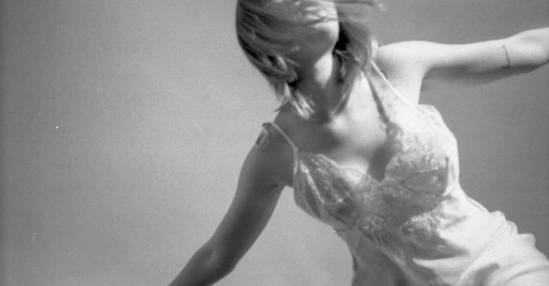 Agnese Innocente desnuda #109189086