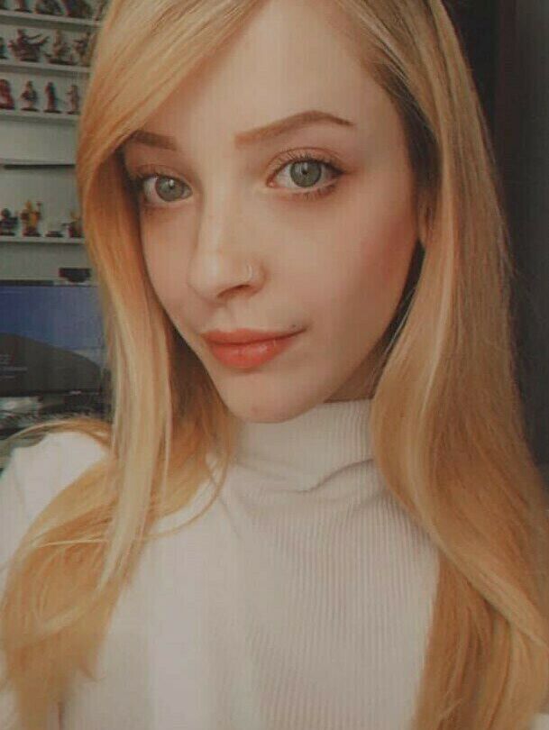 Agnese Innocente desnuda #109189127