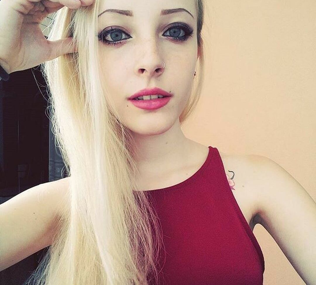 Agnese Innocente desnuda #109189140