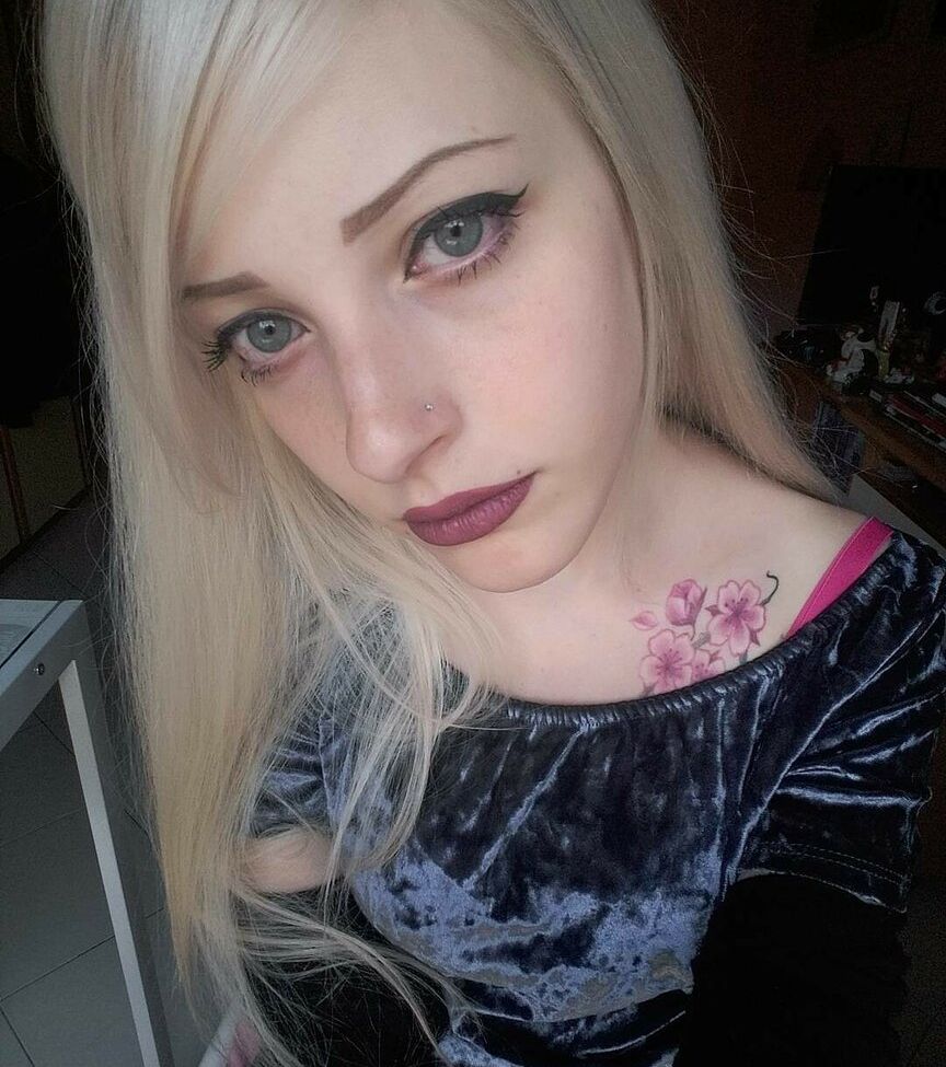 Agnese Innocente desnuda #109189148