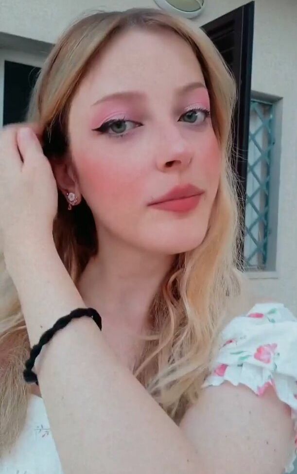 Agnese Innocente desnuda #109189180