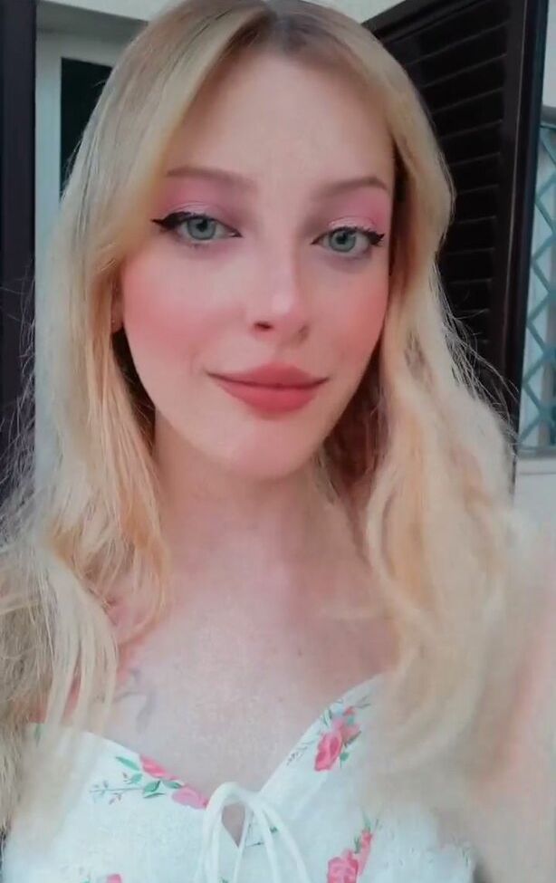 Agnese Innocente desnuda #109189181