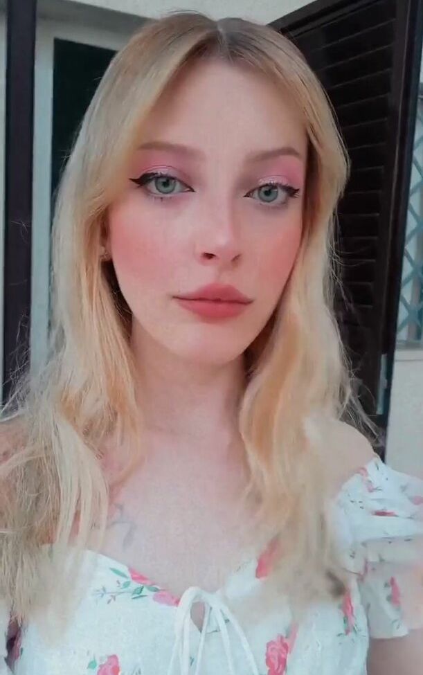 Agnese Innocente desnuda #109189185