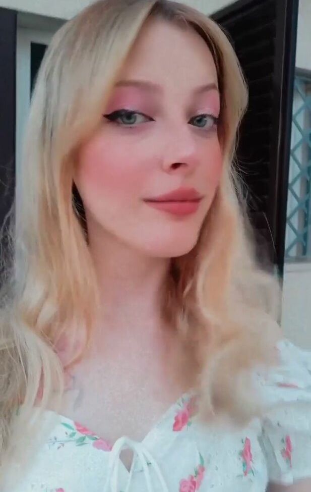 Agnese Innocente desnuda #109189187