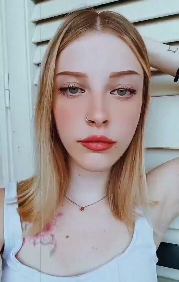 Agnese Innocente desnuda #109189204