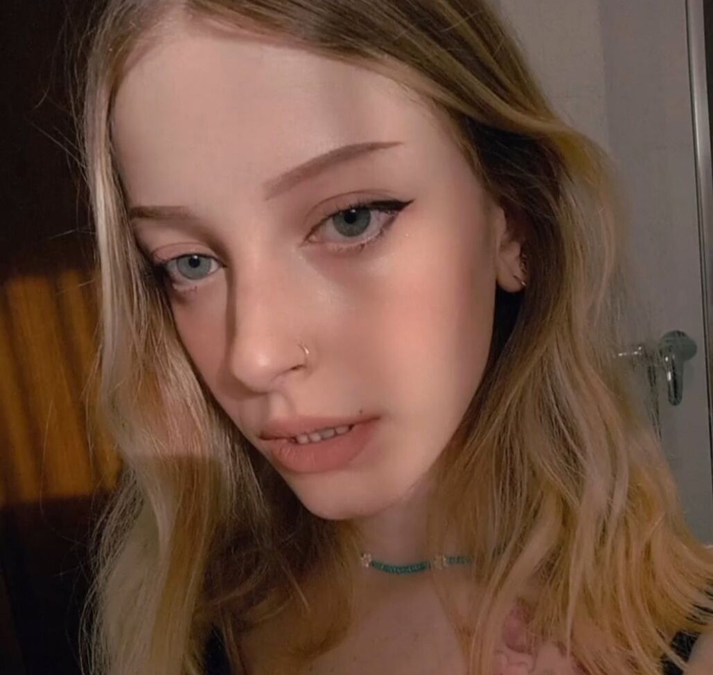 Agnese Innocente desnuda #109189205