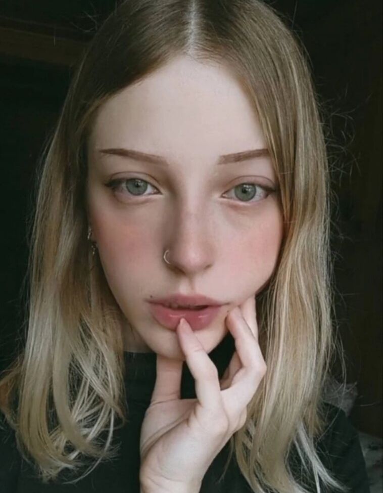 Agnese Innocente desnuda #109189207