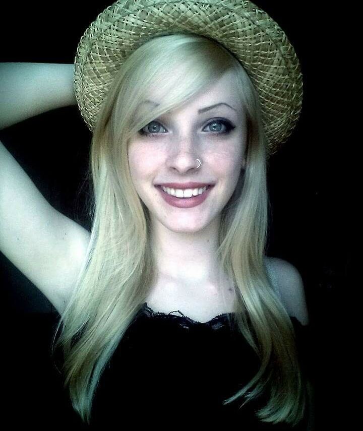 Agnese Innocente desnuda #109189208