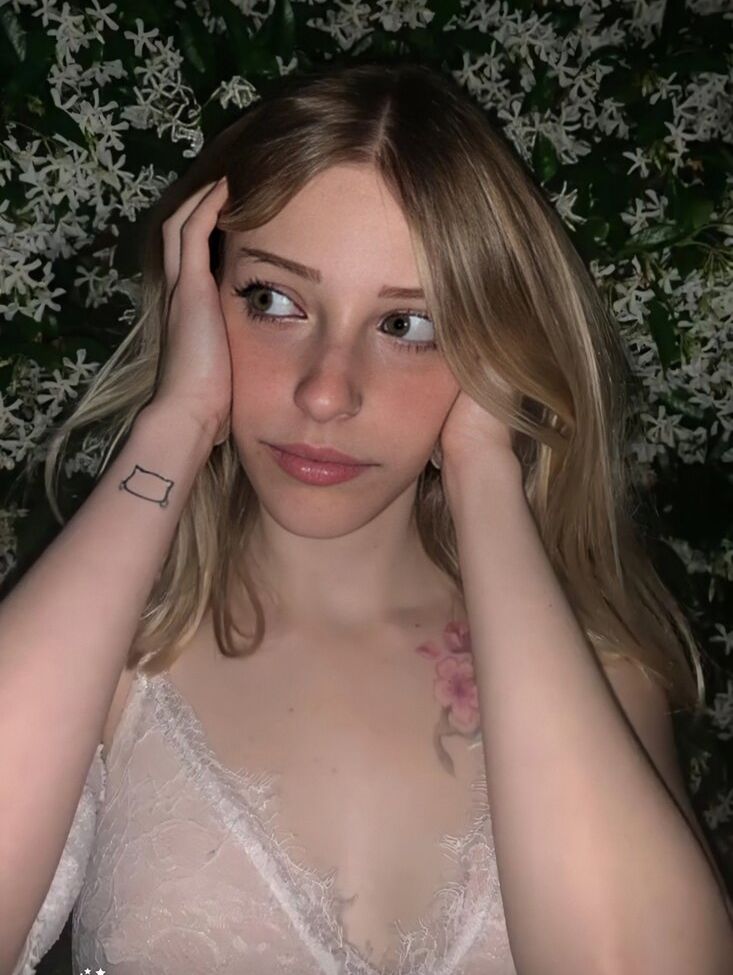 Agnese Innocente desnuda #109189210