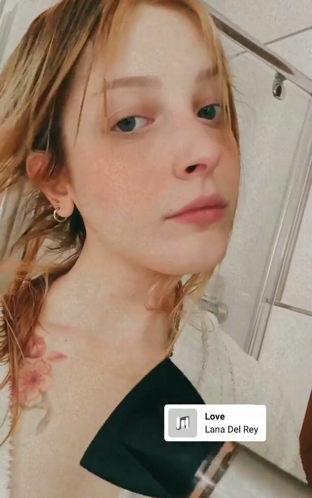 Agnese Innocente desnuda #109189227