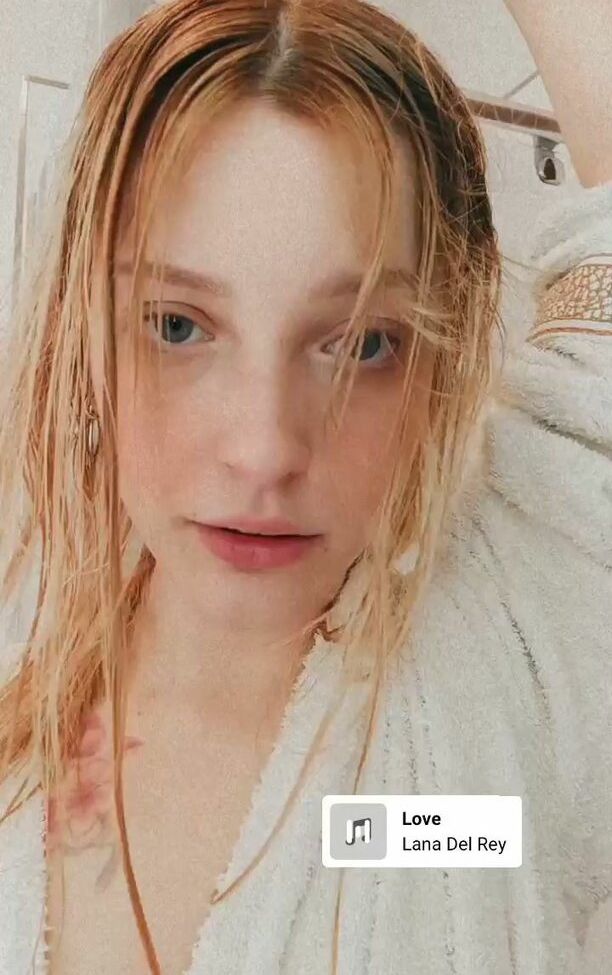 Agnese Innocente desnuda #109189228