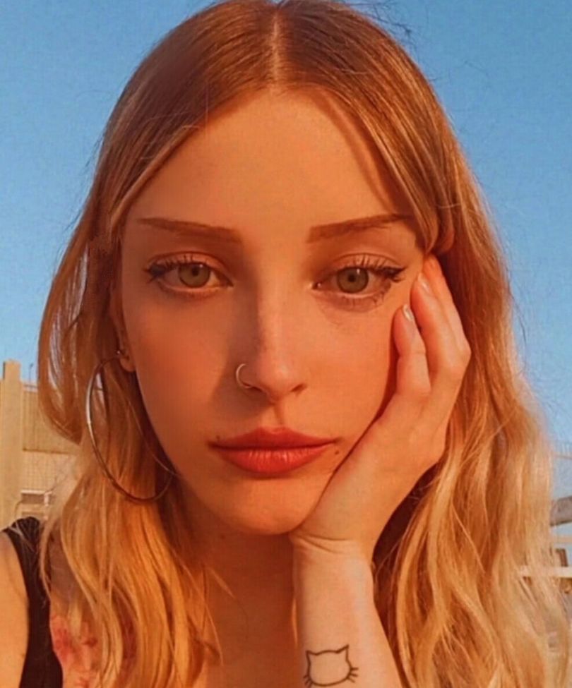 Agnese Innocente desnuda #109189282