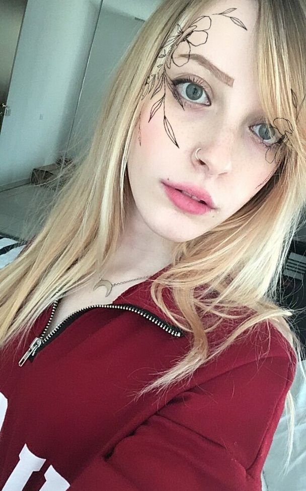 Agnese Innocente desnuda #109189307