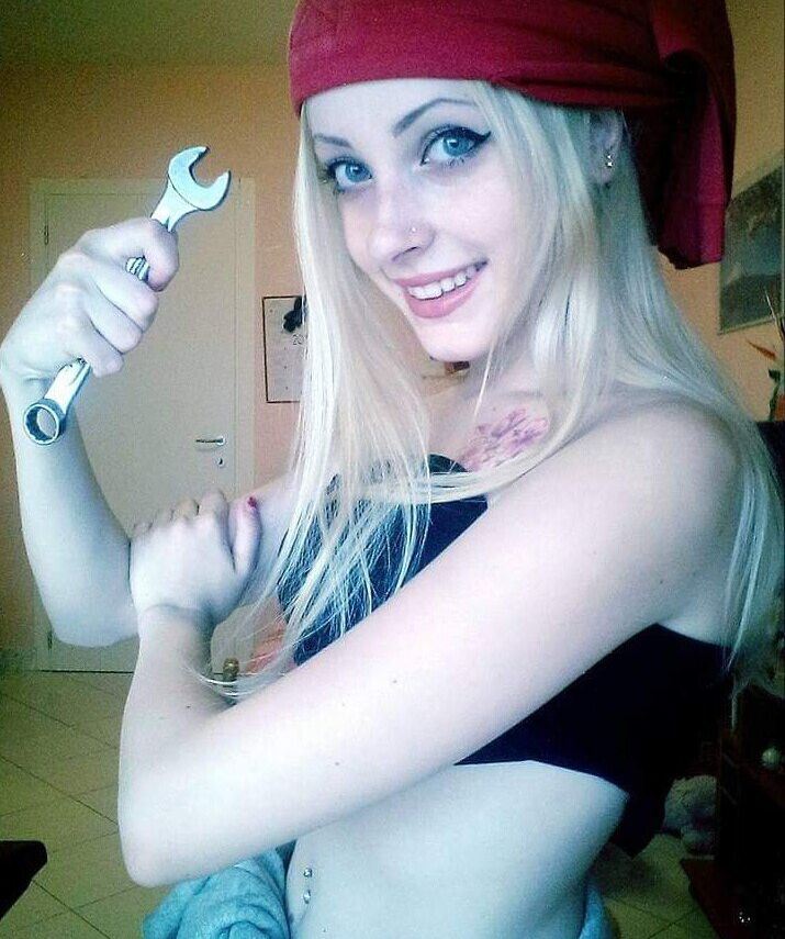 Agnese Innocente desnuda #109189309