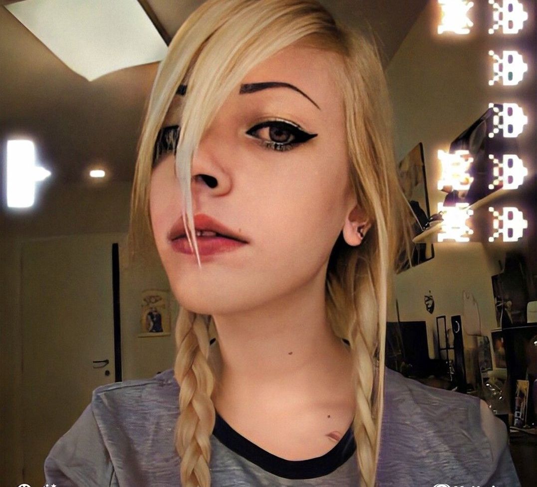 Agnese Innocente desnuda #109189318