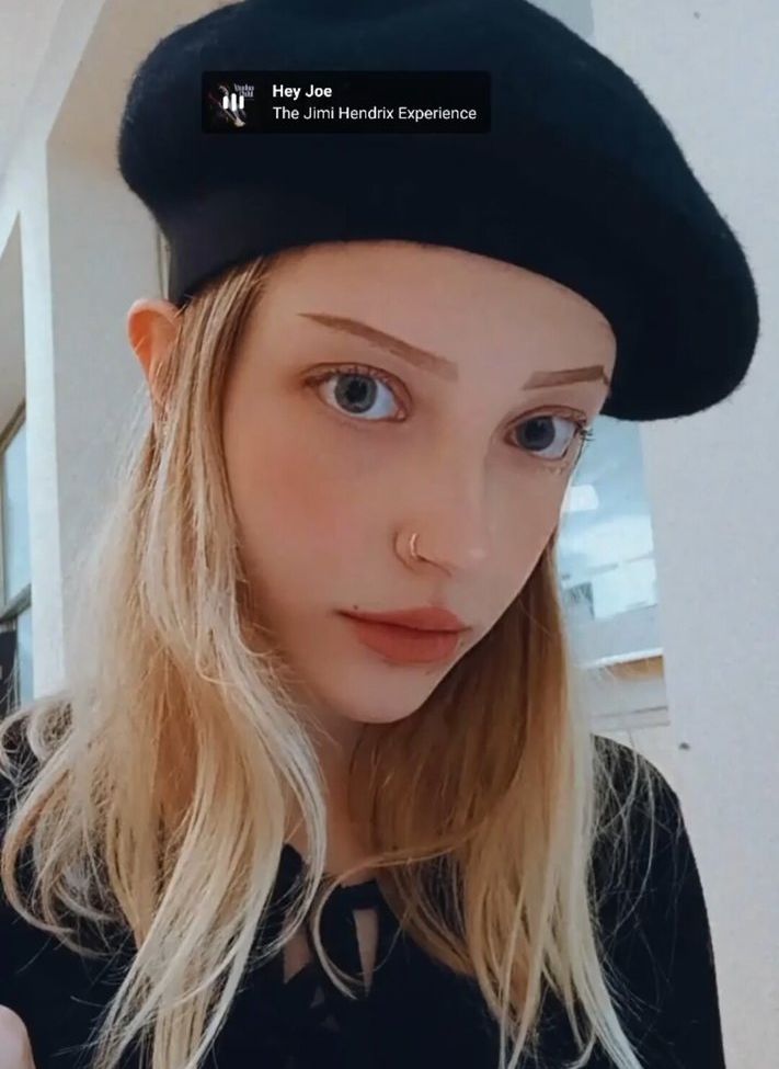 Agnese Innocente desnuda #109189331