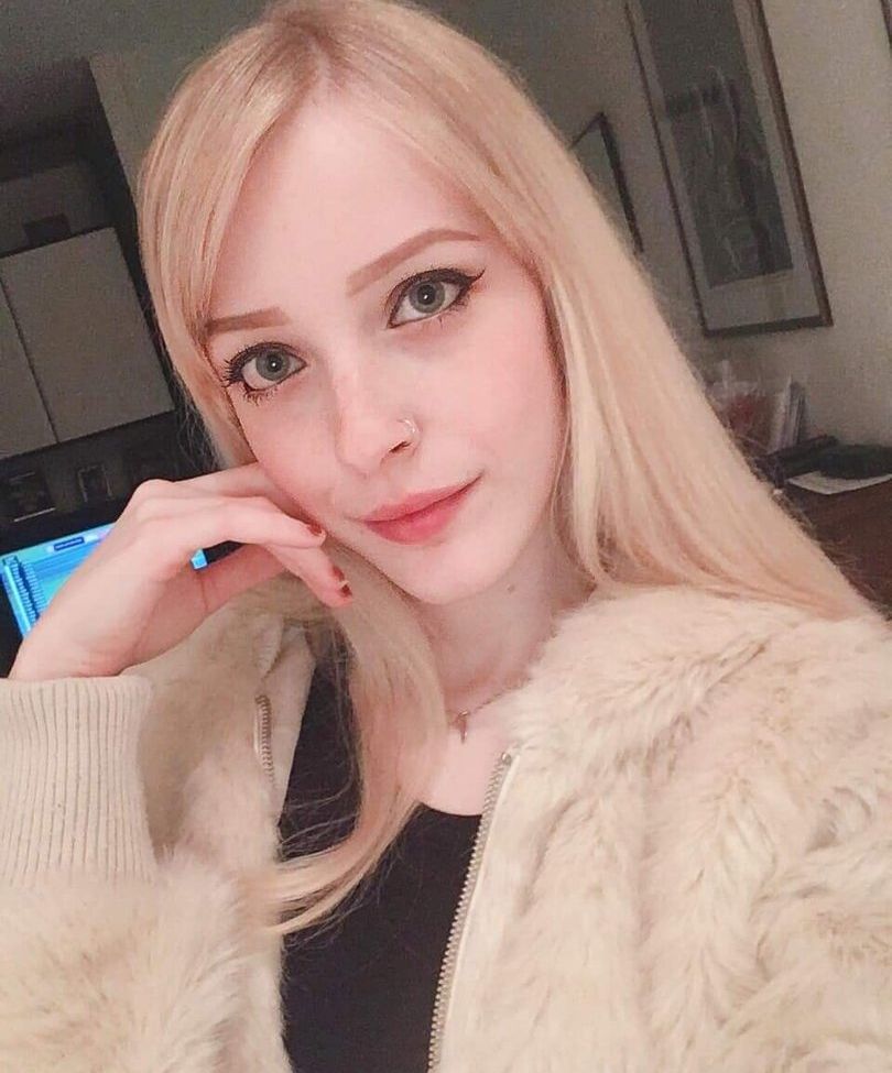 Agnese Innocente desnuda #109189338