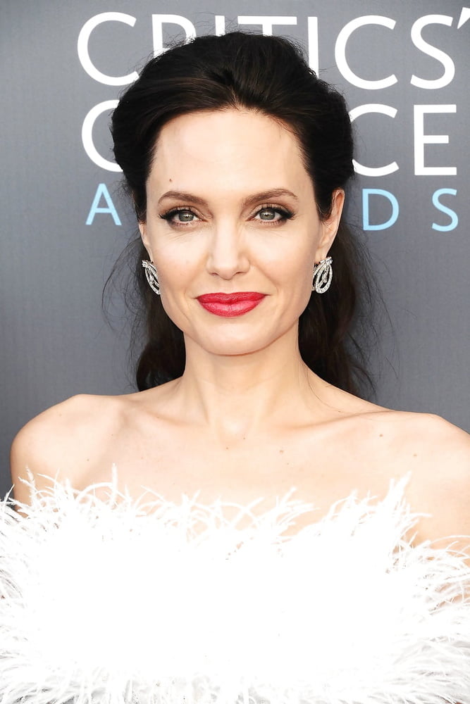 Angelina Jolie Sexy Pics #95979214