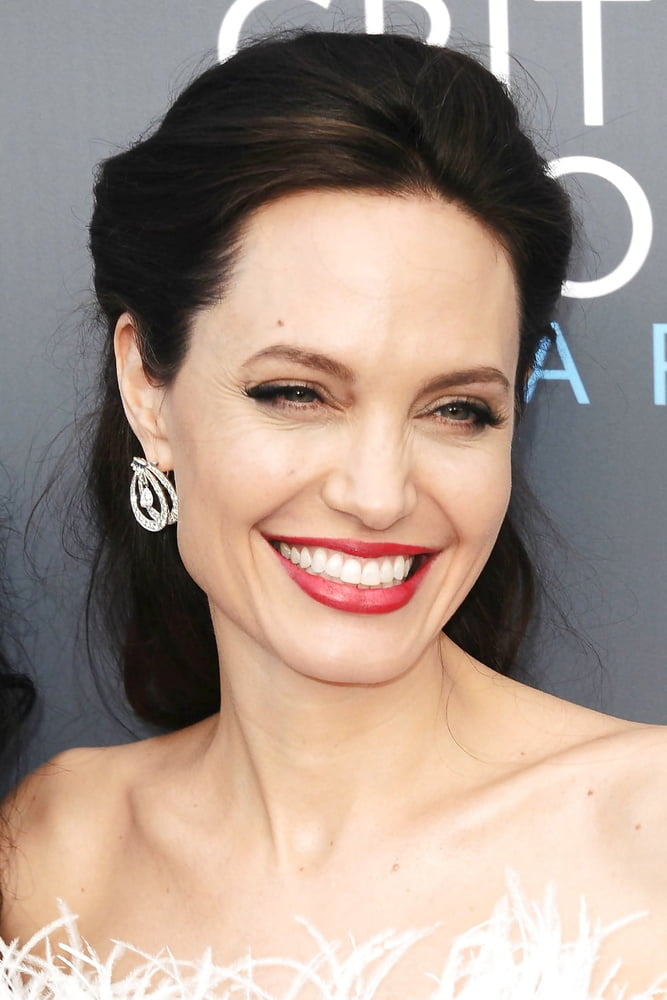 Angelina Jolie Sexy Pics #95979259