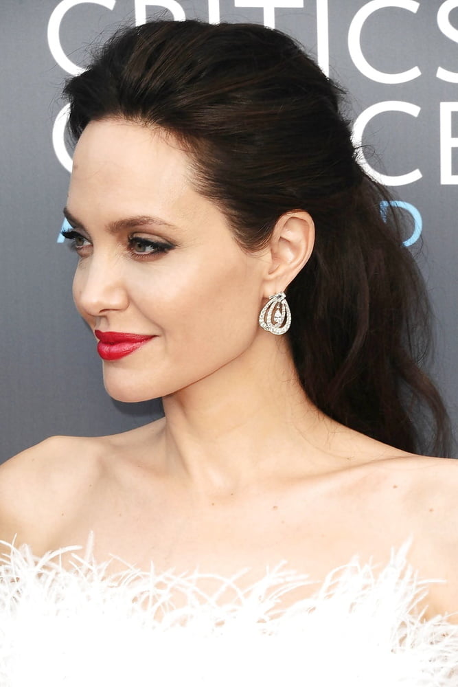 Angelina Jolie Sexy Pics #95979277