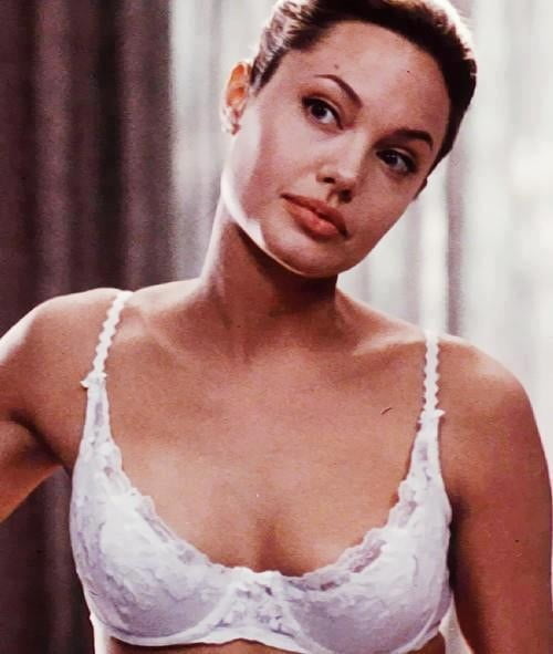 Angelina Jolie foto sexy
 #95979544