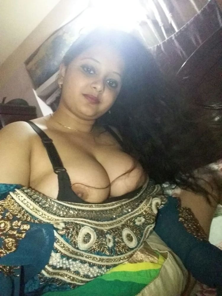 Famous Momo Bhabhi Full Collection (41 videos coming soon) #96003315
