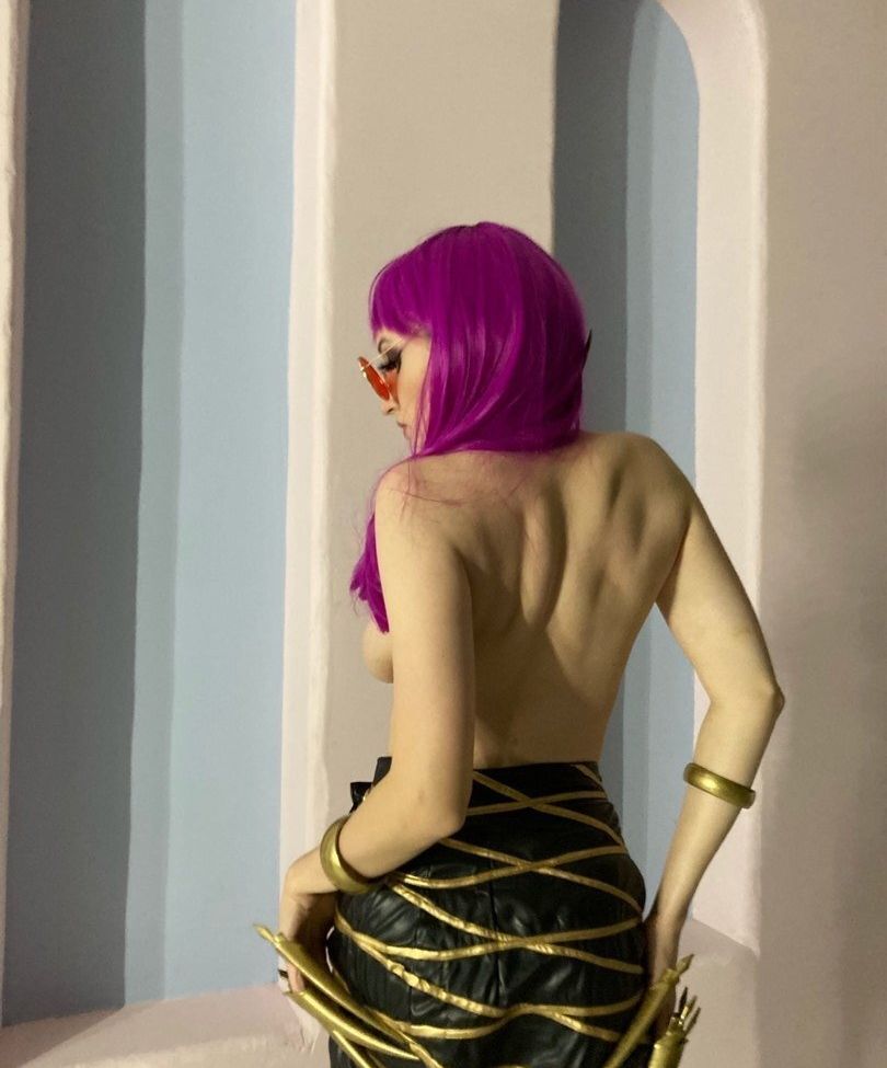 Shproton desnuda #108161226