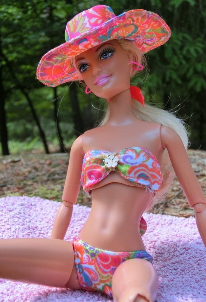 11 barbie tomando el sol (muñeca)
 #90606124