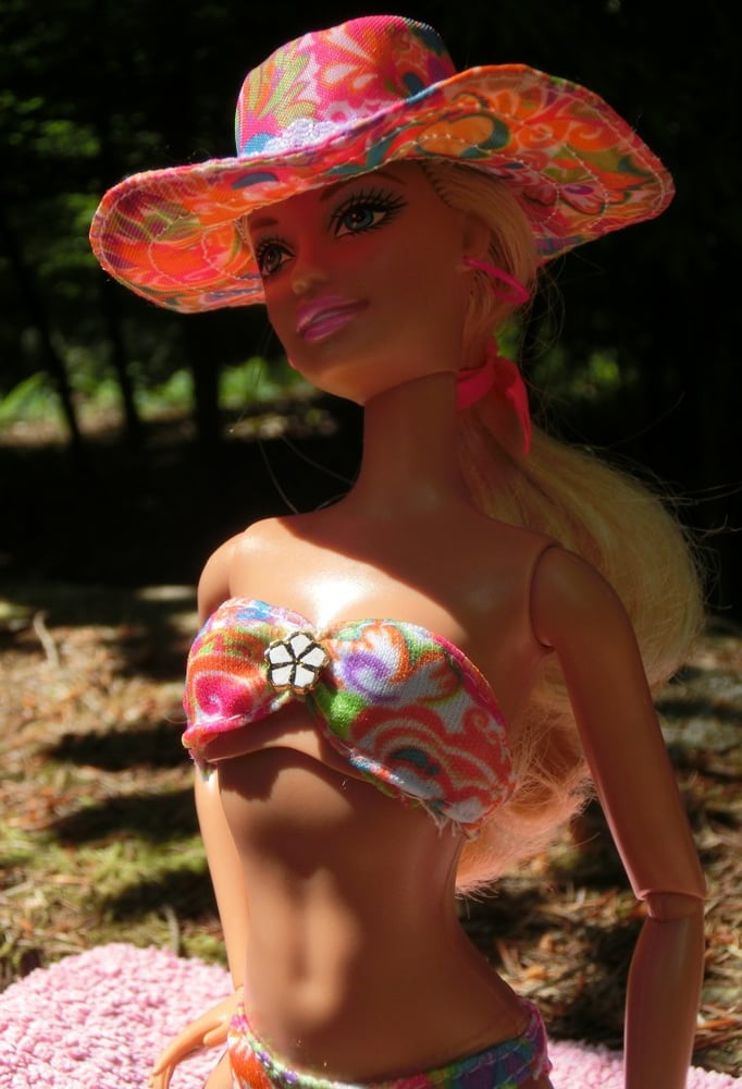 11 barbie sonnenbaden (puppe)
 #90606127