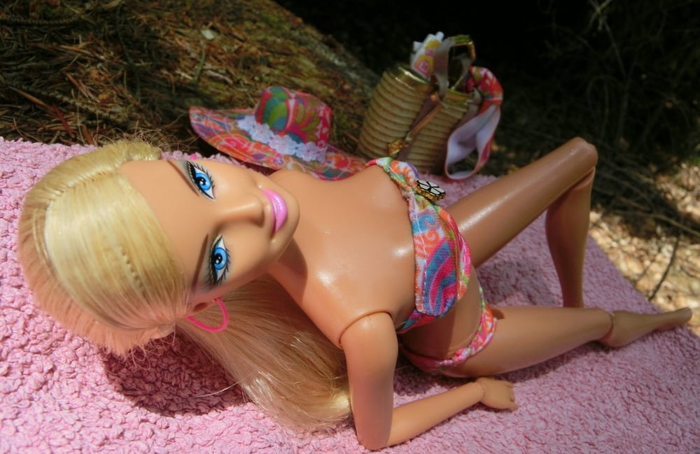 11 barbie sonnenbaden (puppe)
 #90606143