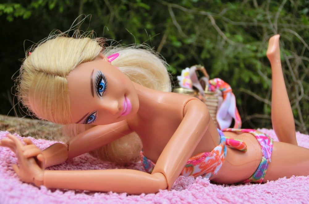 11 Barbie Sunbathing (Doll) #90606149