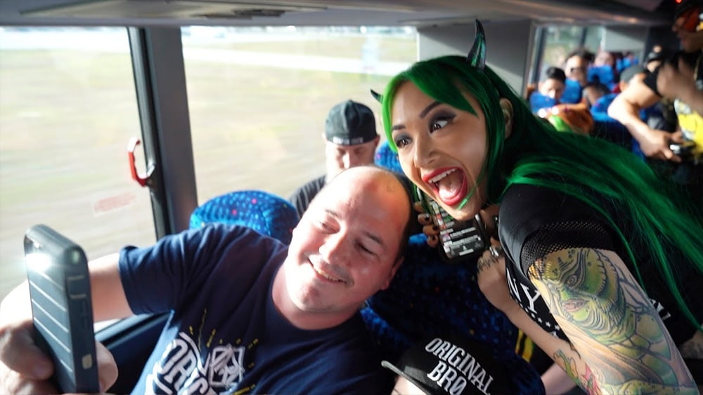 黒いハートのショットジ
 #82177755