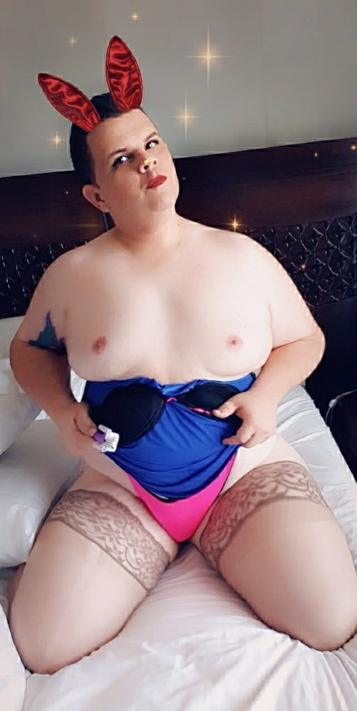 Chubbylingerie sissy faggot ausgesetzt
 #90104817