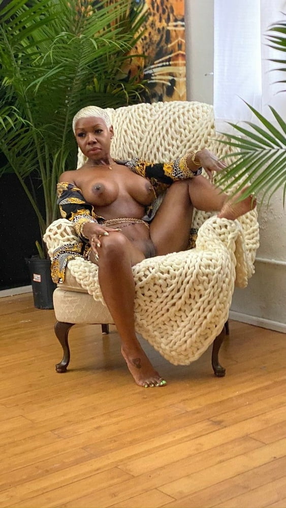 Ig & of hoes
 #87918869