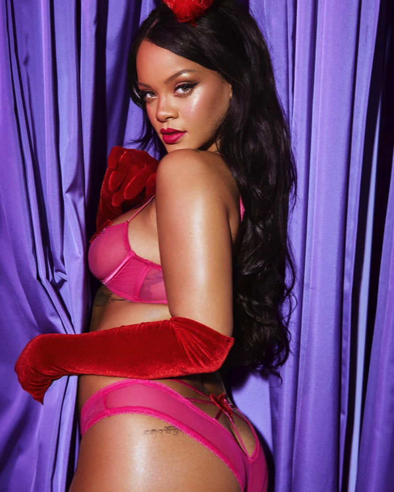 Rihanna
 #102700032