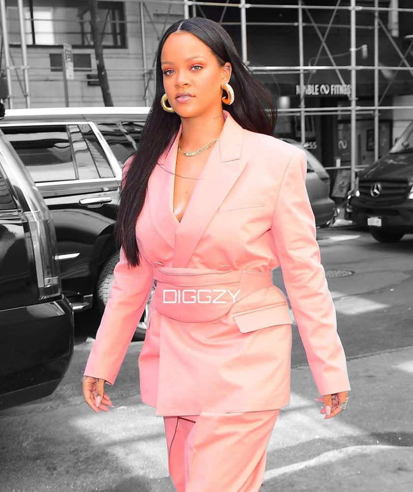 Rihanna
 #102700046
