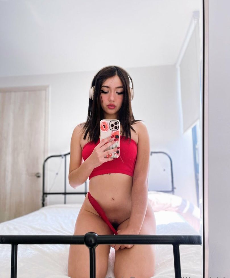 Lily Rabbit desnuda #109816587