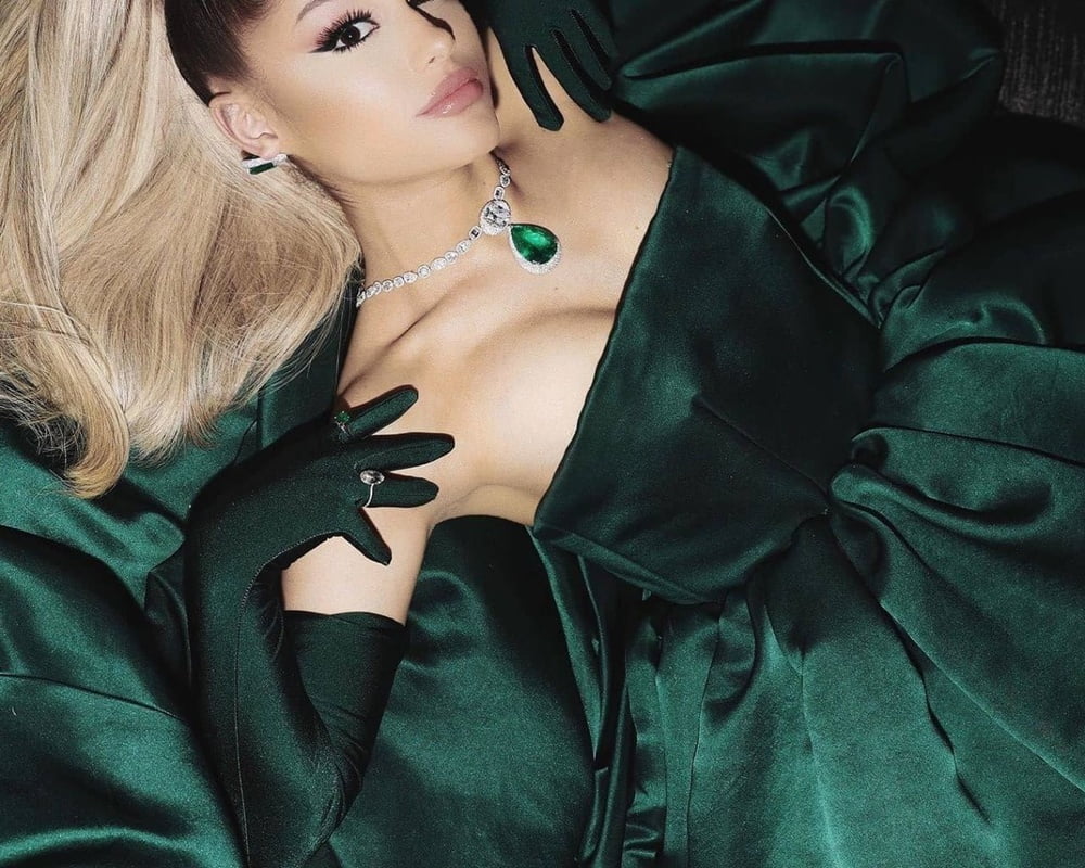 Ariana Grande The Real Face Of Queen Ari #102209212