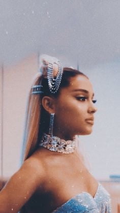 Ariana grande la verdadera cara de la reina ari
 #102209236