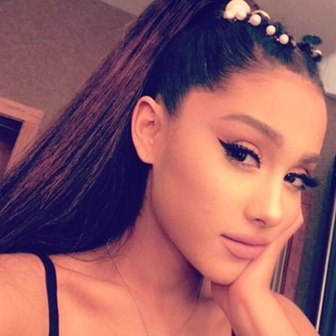 Ariana grande il vero volto della regina ari
 #102209481