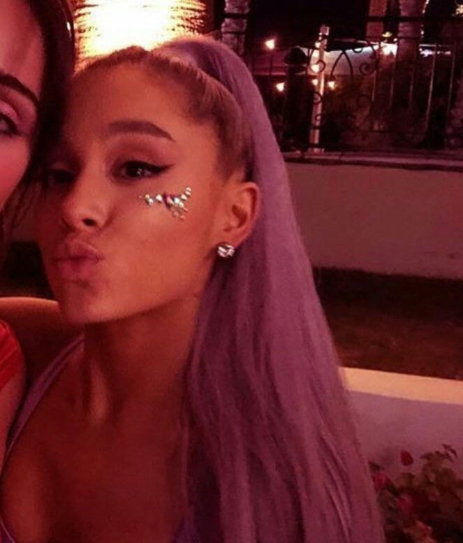 Ariana grande la verdadera cara de la reina ari
 #102209759