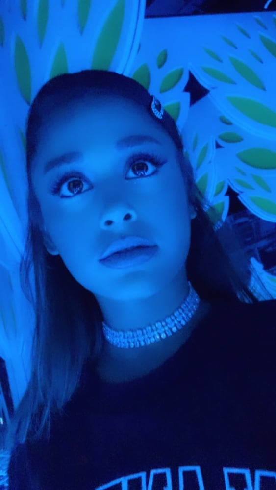 Ariana grande il vero volto della regina ari
 #102210052